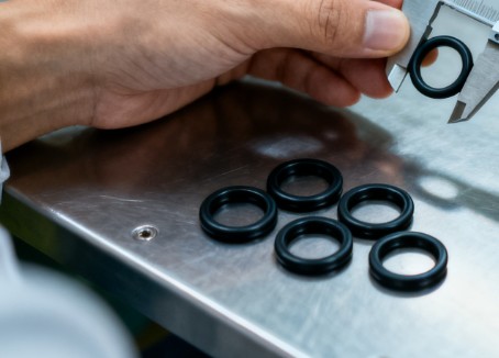 注塑模具首選鴻仁威爾 注塑模具首選鴻仁威爾